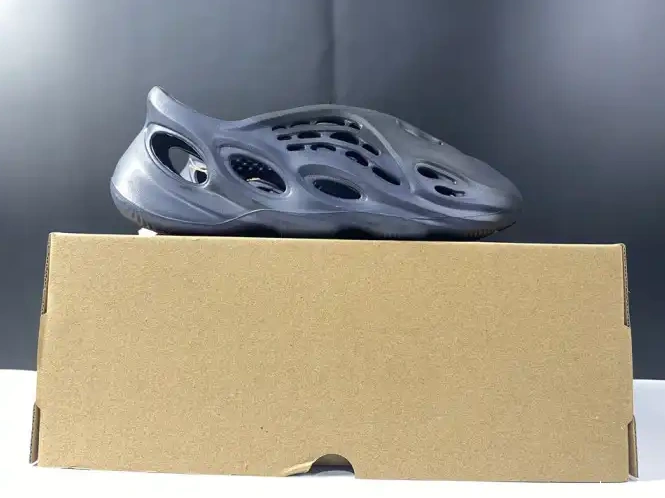 hype RNNR Adidas Mineral Blue GV7903 Yeezy Foam 0515